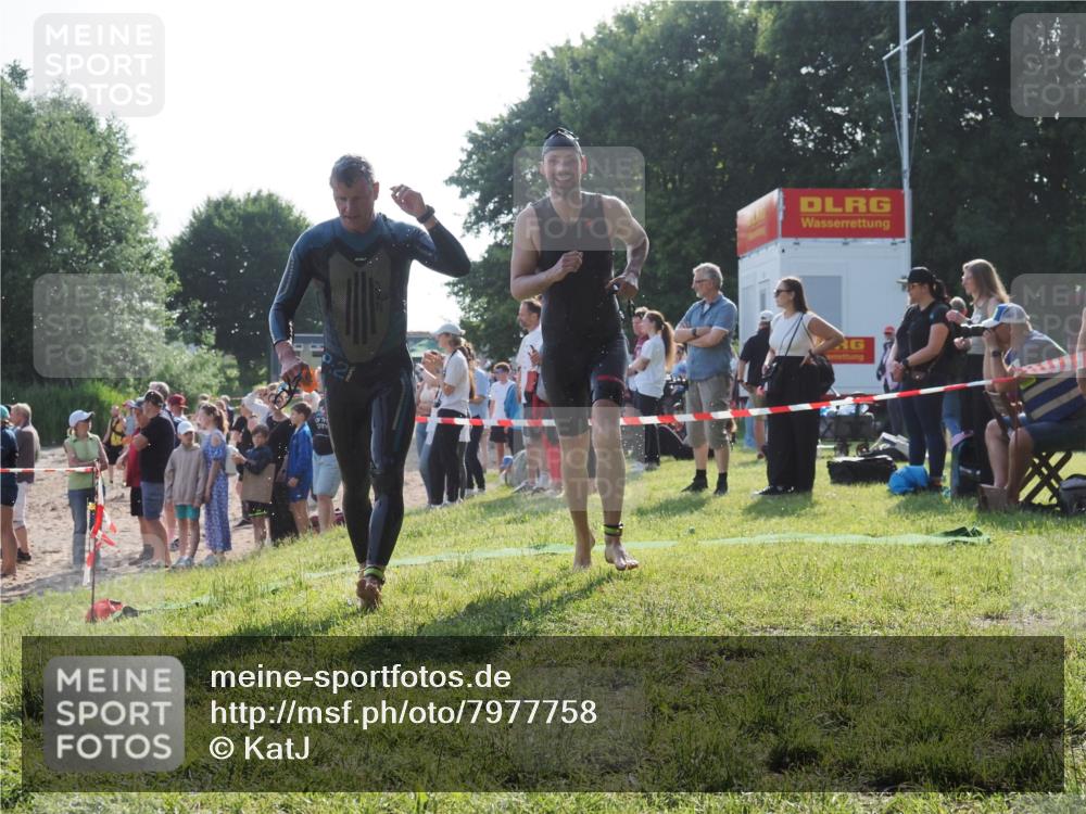 15.06.2025 - 27. Vierlanden-Triathlon KatJ http://msf.ph/oto/7977758 15.06.2025 08:37:48 Schwimmen 73, 171, 180, 181 meine-sportfotos.de