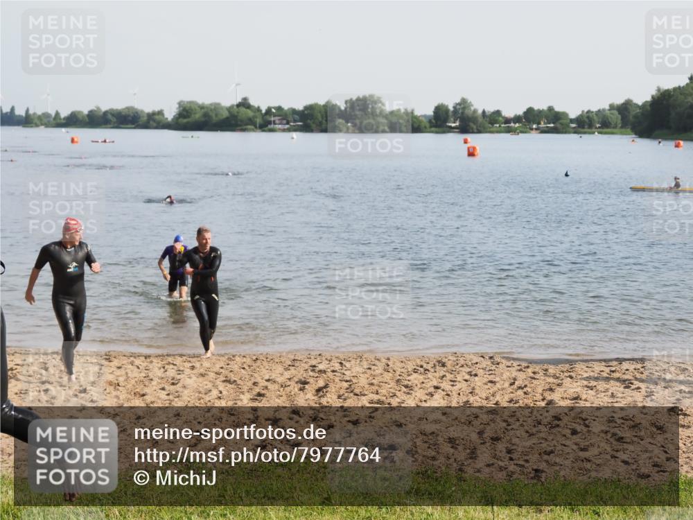 21.06.2025 - 27. Vierlanden-Triathlon MichiJ http://msf.ph/oto/7977764 15.06.2026 08:45:59 Schwimmen 13, 106, 134, 142, 150, 152, 194 meine-sportfotos.de