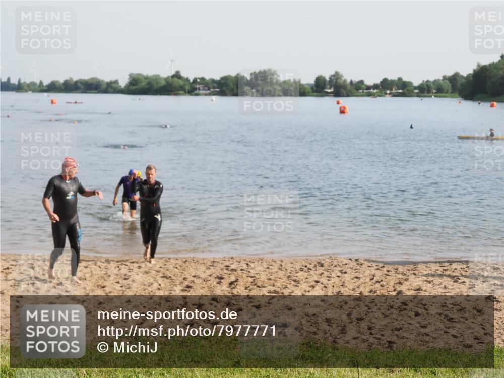21.06.2025 - 27. Vierlanden-Triathlon MichiJ http://msf.ph/oto/7977771 15.06.2026 08:45:59 Schwimmen 13, 106, 134, 142, 150, 152, 194 meine-sportfotos.de