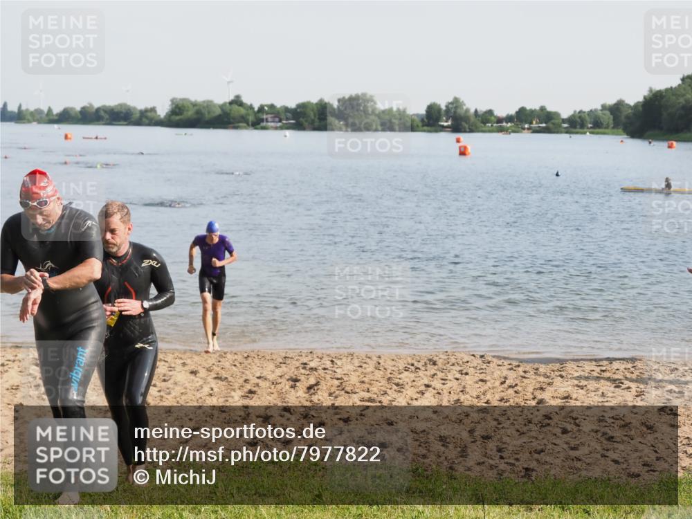 21.06.2025 - 27. Vierlanden-Triathlon MichiJ http://msf.ph/oto/7977822 15.06.2026 08:46:03 Schwimmen 134, 142, 152, 194 meine-sportfotos.de