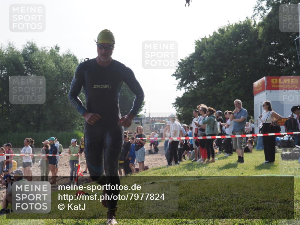 15.06.2025 - 27. Vierlanden-Triathlon KatJ http://msf.ph/oto/7977824 15.06.2025 08:37:55 Schwimmen 73, 171, 180 meine-sportfotos.de