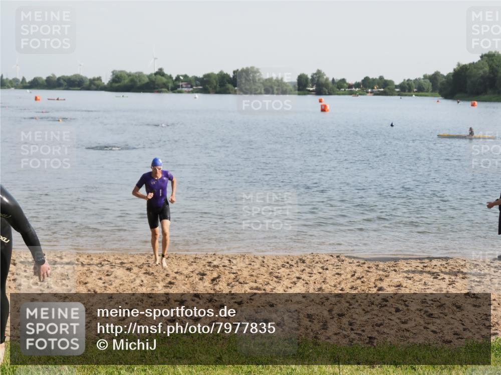 21.06.2025 - 27. Vierlanden-Triathlon MichiJ http://msf.ph/oto/7977835 15.06.2026 08:46:04 Schwimmen 134, 142, 152, 194 meine-sportfotos.de