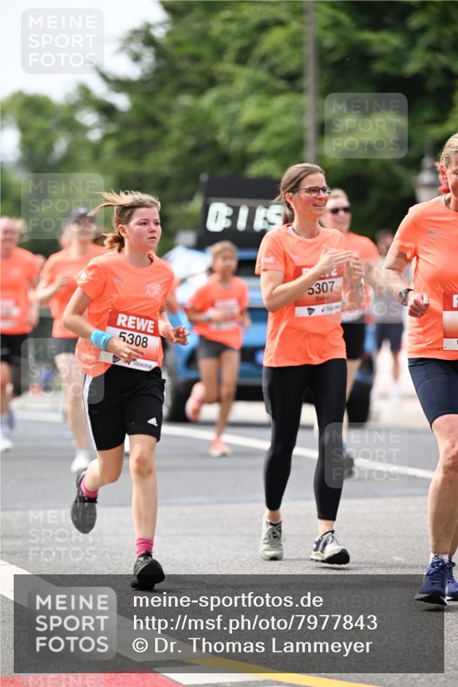 15.06.2025 - REWE Women's Run Dr. Thomas Lammeyer http://msf.ph/oto/7977843 15.06.2025 10:43:01 Laufen 5308, 5307 meine-sportfotos.de