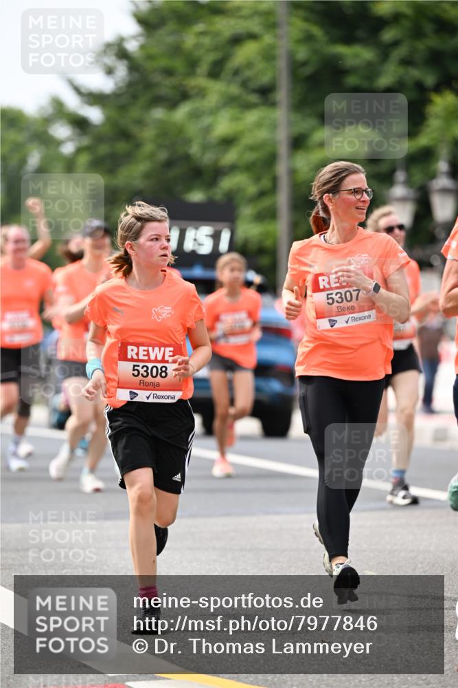 15.06.2025 - REWE Women's Run Dr. Thomas Lammeyer http://msf.ph/oto/7977846 15.06.2025 10:43:02 Laufen 5308, 151, 5307 meine-sportfotos.de
