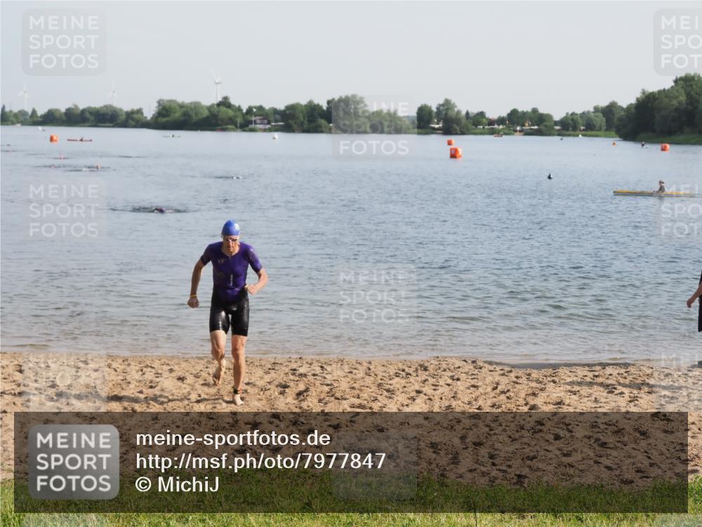 21.06.2025 - 27. Vierlanden-Triathlon MichiJ http://msf.ph/oto/7977847 15.06.2026 08:46:05 Schwimmen 134, 142, 152, 194 meine-sportfotos.de