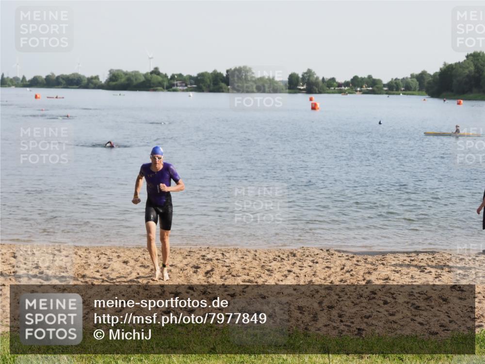 21.06.2025 - 27. Vierlanden-Triathlon MichiJ http://msf.ph/oto/7977849 15.06.2026 08:46:06 Schwimmen 134, 152, 194 meine-sportfotos.de