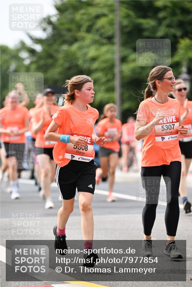15.06.2025 - REWE Women's Run Dr. Thomas Lammeyer http://msf.ph/oto/7977854 15.06.2025 10:43:02 Laufen 5308, 5307 meine-sportfotos.de