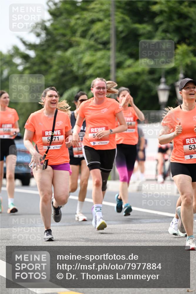 15.06.2025 - REWE Women's Run Dr. Thomas Lammeyer http://msf.ph/oto/7977884 15.06.2025 10:43:04 Laufen 5, 71, 51 meine-sportfotos.de