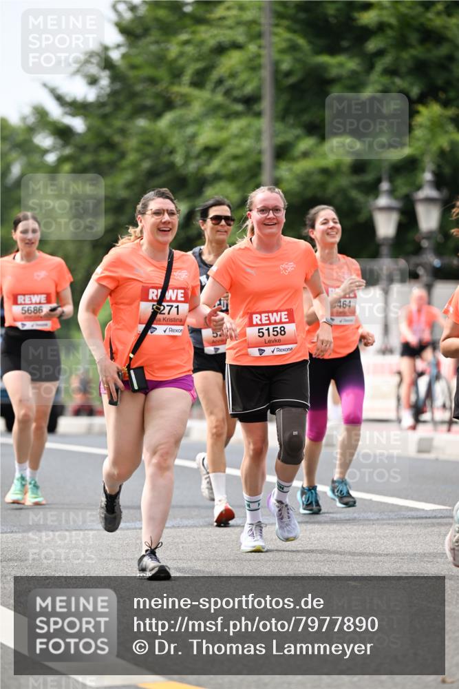 15.06.2025 - REWE Women's Run Dr. Thomas Lammeyer http://msf.ph/oto/7977890 15.06.2025 10:43:04 Laufen 5686, 271, 55158, 464 meine-sportfotos.de
