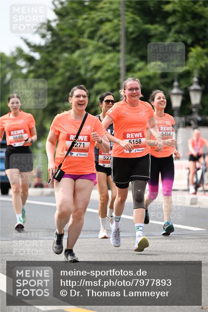15.06.2025 - REWE Women's Run Dr. Thomas Lammeyer http://msf.ph/oto/7977893 15.06.2025 10:43:04 Laufen 5686, 271, 75, 527, 5158, 5464 meine-sportfotos.de