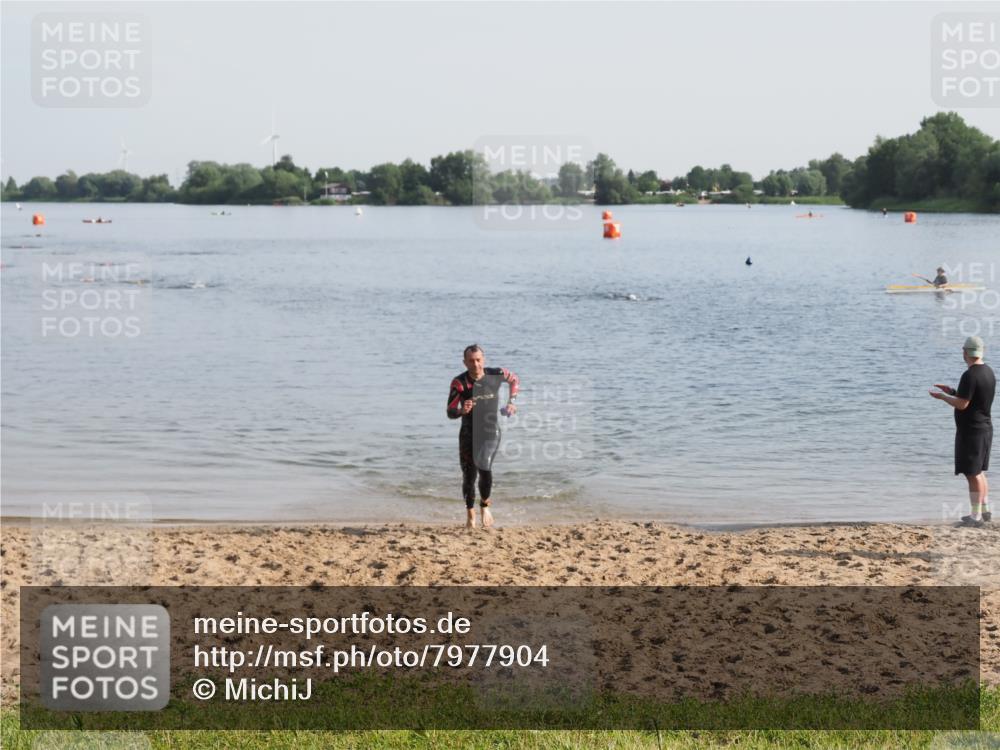 21.06.2025 - 27. Vierlanden-Triathlon MichiJ http://msf.ph/oto/7977904 15.06.2026 08:46:40 Schwimmen 161 meine-sportfotos.de