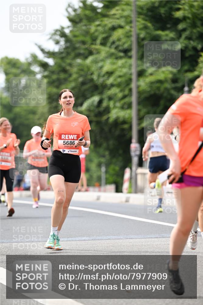 15.06.2025 - REWE Women's Run Dr. Thomas Lammeyer http://msf.ph/oto/7977909 15.06.2025 10:43:06 Laufen 5686 meine-sportfotos.de
