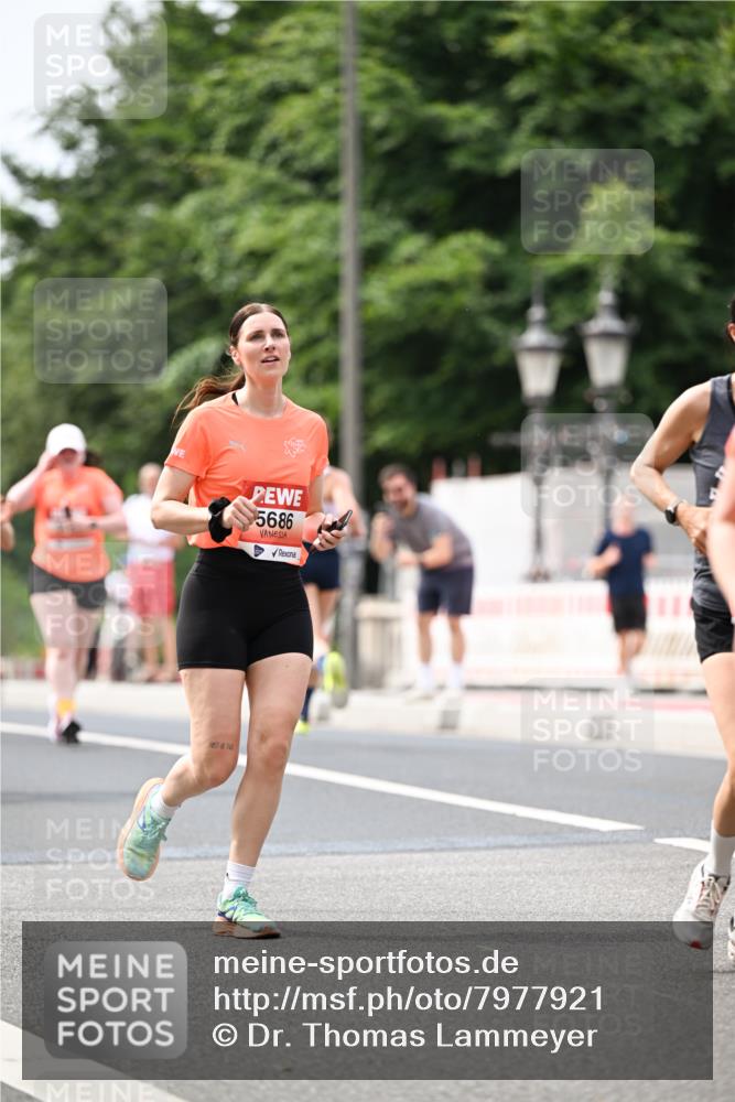 15.06.2025 - REWE Women's Run Dr. Thomas Lammeyer http://msf.ph/oto/7977921 15.06.2025 10:43:06 Laufen 5686 meine-sportfotos.de