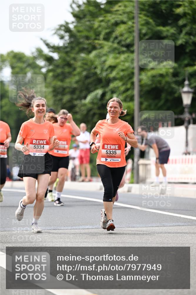 15.06.2025 - REWE Women's Run Dr. Thomas Lammeyer http://msf.ph/oto/7977949 15.06.2025 10:43:08 Laufen 5334, 5335 meine-sportfotos.de