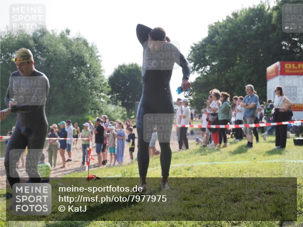 15.06.2025 - 27. Vierlanden-Triathlon KatJ http://msf.ph/oto/7977975 15.06.2025 08:38:41 Schwimmen 2, 27, 35, 45, 86, 126 meine-sportfotos.de