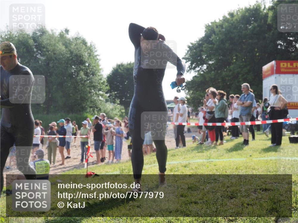 15.06.2025 - 27. Vierlanden-Triathlon KatJ http://msf.ph/oto/7977979 15.06.2025 08:38:41 Schwimmen 2, 27, 35, 45, 86, 126 meine-sportfotos.de