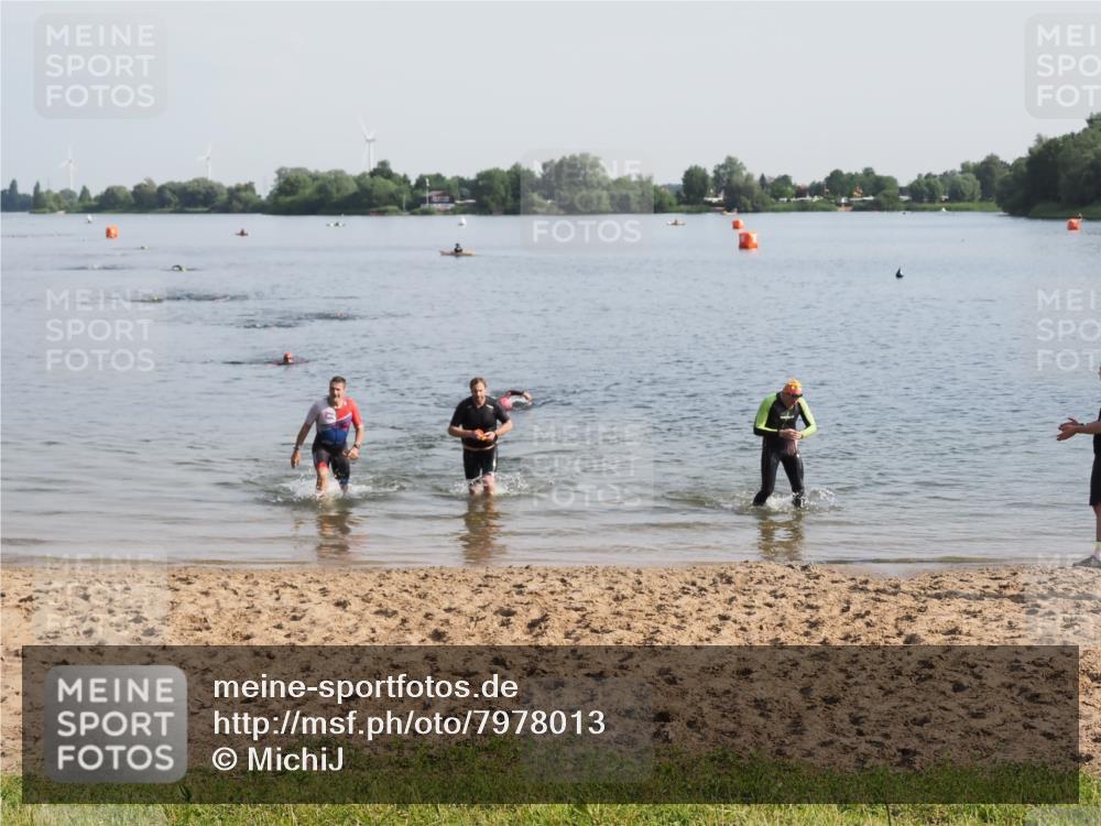 21.06.2025 - 27. Vierlanden-Triathlon MichiJ http://msf.ph/oto/7978013 15.06.2026 08:47:49 Schwimmen 34, 193 meine-sportfotos.de