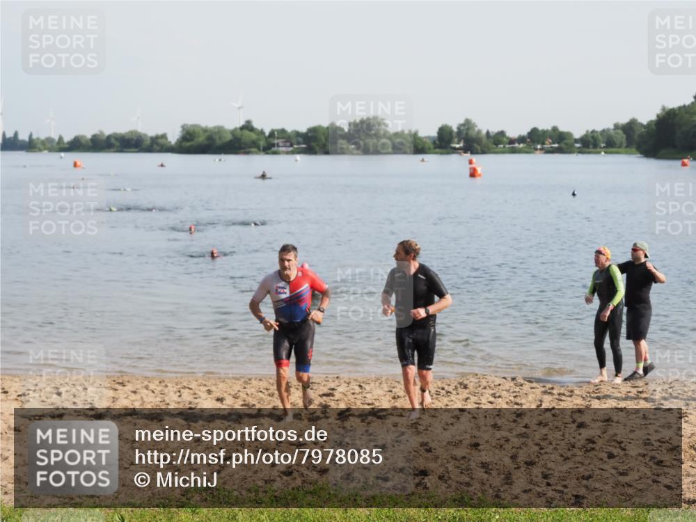 21.06.2025 - 27. Vierlanden-Triathlon MichiJ http://msf.ph/oto/7978085 15.06.2026 08:47:55 Schwimmen 34, 193 meine-sportfotos.de