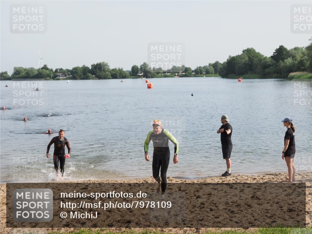 21.06.2025 - 27. Vierlanden-Triathlon MichiJ http://msf.ph/oto/7978109 15.06.2026 08:48:01 Schwimmen 16, 34, 167, 193 meine-sportfotos.de
