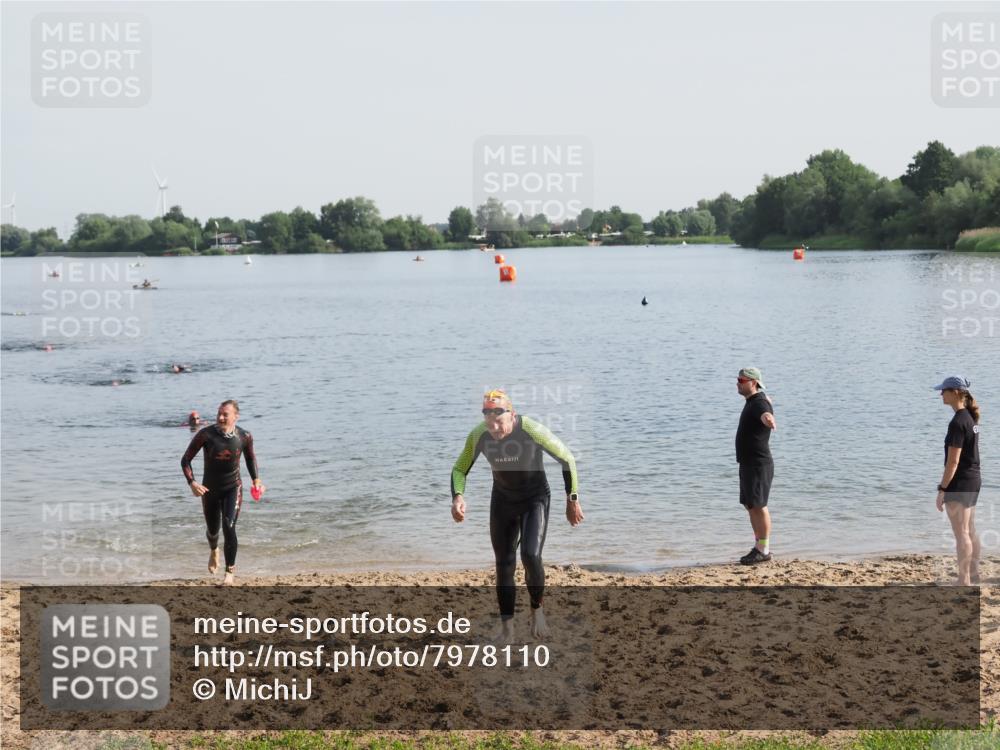 21.06.2025 - 27. Vierlanden-Triathlon MichiJ http://msf.ph/oto/7978110 15.06.2026 08:48:02 Schwimmen 16, 34, 167, 193 meine-sportfotos.de