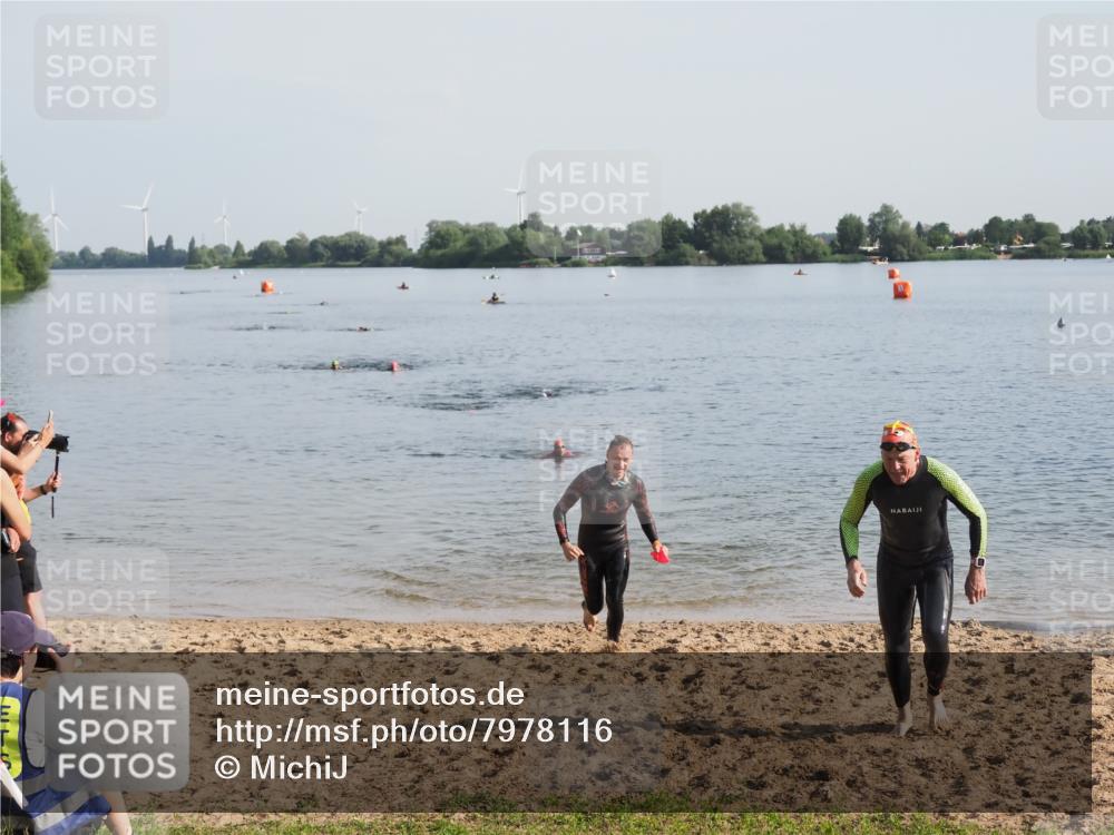 21.06.2025 - 27. Vierlanden-Triathlon MichiJ http://msf.ph/oto/7978116 15.06.2026 08:48:03 Schwimmen 16, 34, 167, 193 meine-sportfotos.de