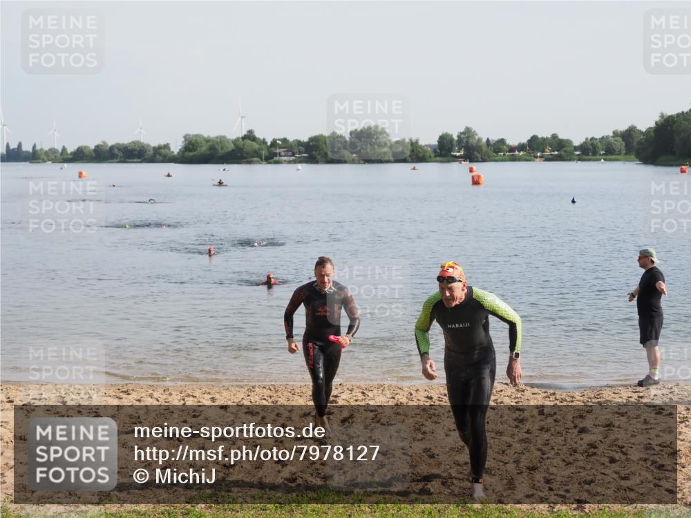 21.06.2025 - 27. Vierlanden-Triathlon MichiJ http://msf.ph/oto/7978127 15.06.2026 08:48:04 Schwimmen 16, 34, 167, 193 meine-sportfotos.de