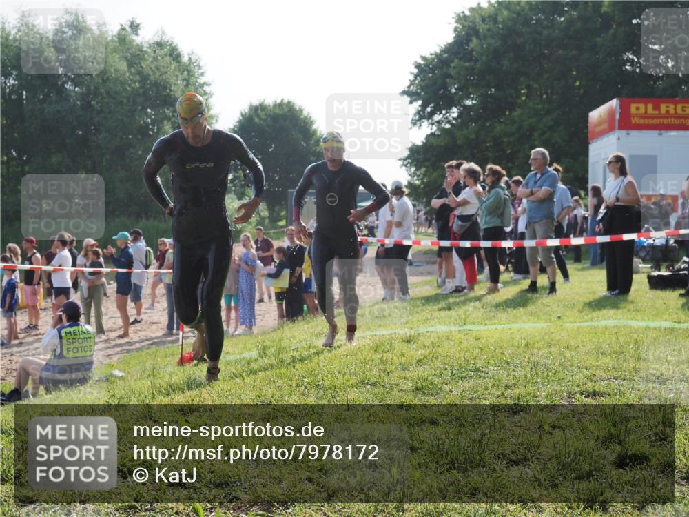 15.06.2025 - 27. Vierlanden-Triathlon KatJ http://msf.ph/oto/7978172 15.06.2025 08:39:14 Schwimmen 77, 120, 132, 165 meine-sportfotos.de