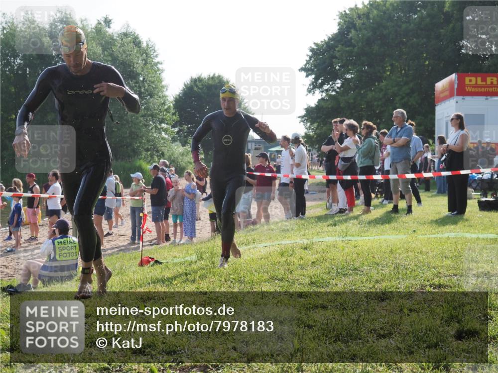 15.06.2025 - 27. Vierlanden-Triathlon KatJ http://msf.ph/oto/7978183 15.06.2025 08:39:14 Schwimmen 77, 120, 132, 165 meine-sportfotos.de