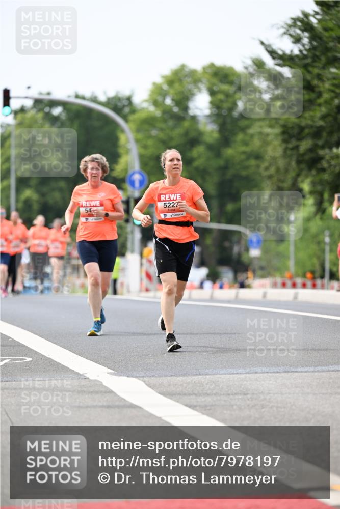 15.06.2025 - REWE Women's Run Dr. Thomas Lammeyer http://msf.ph/oto/7978197 15.06.2025 10:43:23 Laufen 5227 meine-sportfotos.de