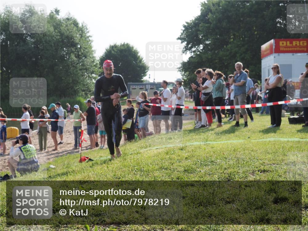 15.06.2025 - 27. Vierlanden-Triathlon KatJ http://msf.ph/oto/7978219 15.06.2025 08:39:21 Schwimmen 120, 132, 165 meine-sportfotos.de