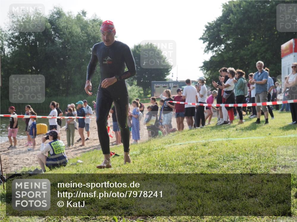 15.06.2025 - 27. Vierlanden-Triathlon KatJ http://msf.ph/oto/7978241 15.06.2025 08:39:22 Schwimmen 120, 132, 165 meine-sportfotos.de