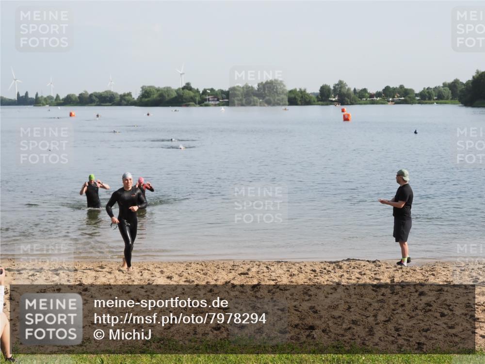 21.06.2025 - 27. Vierlanden-Triathlon MichiJ http://msf.ph/oto/7978294 15.06.2026 08:48:44 Schwimmen 19, 123 meine-sportfotos.de