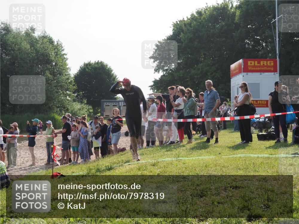 15.06.2025 - 27. Vierlanden-Triathlon KatJ http://msf.ph/oto/7978319 15.06.2025 08:39:46 Schwimmen 59, 168 meine-sportfotos.de