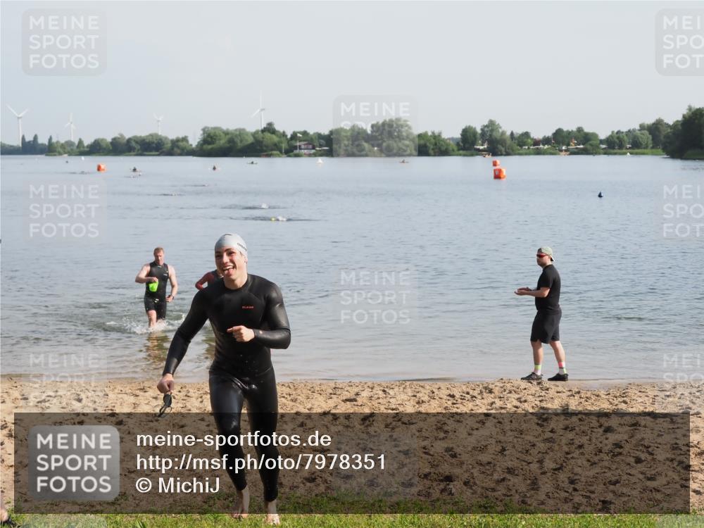 21.06.2025 - 27. Vierlanden-Triathlon MichiJ http://msf.ph/oto/7978351 15.06.2026 08:48:48 Schwimmen 19, 115, 144 meine-sportfotos.de