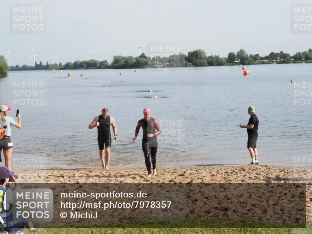 21.06.2025 - 27. Vierlanden-Triathlon MichiJ http://msf.ph/oto/7978357 15.06.2026 08:48:52 Schwimmen 19, 115, 144 meine-sportfotos.de