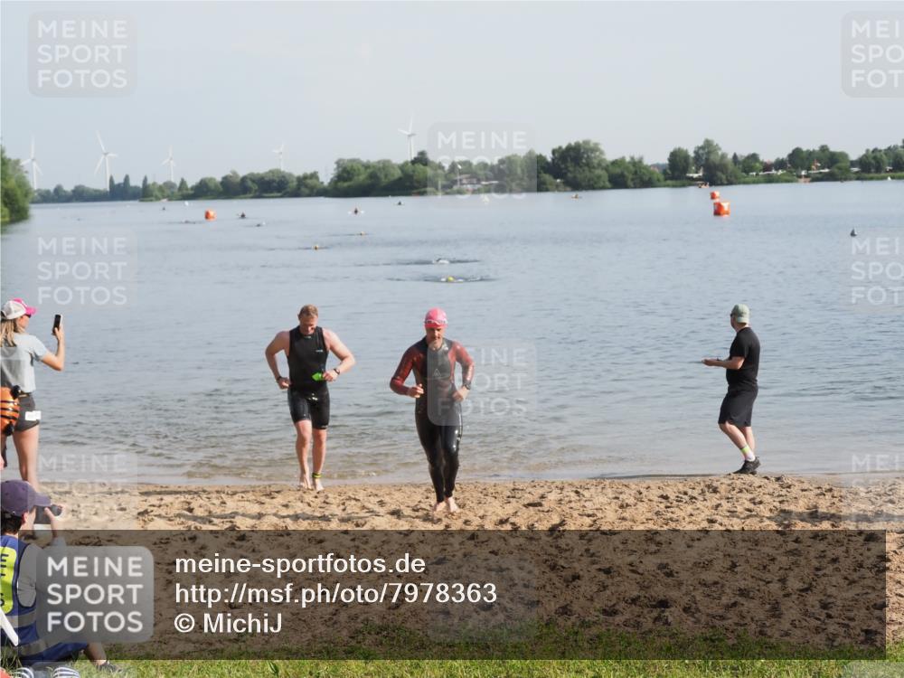 21.06.2025 - 27. Vierlanden-Triathlon MichiJ http://msf.ph/oto/7978363 15.06.2026 08:48:52 Schwimmen 19, 115, 144 meine-sportfotos.de