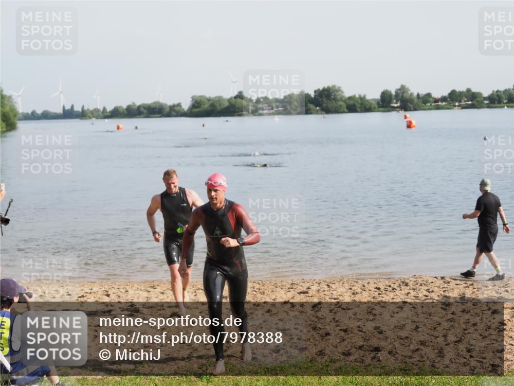 21.06.2025 - 27. Vierlanden-Triathlon MichiJ http://msf.ph/oto/7978388 15.06.2026 08:48:54 Schwimmen 19, 115, 144 meine-sportfotos.de