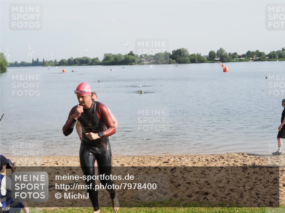 21.06.2025 - 27. Vierlanden-Triathlon MichiJ http://msf.ph/oto/7978400 15.06.2026 08:48:55 Schwimmen 19, 115, 144 meine-sportfotos.de