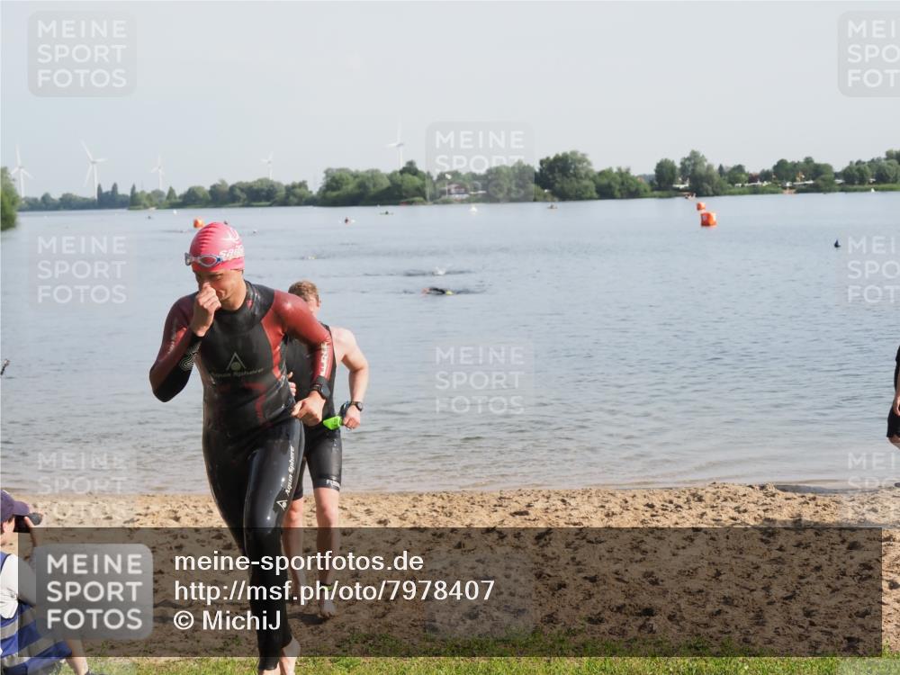 21.06.2025 - 27. Vierlanden-Triathlon MichiJ http://msf.ph/oto/7978407 15.06.2026 08:48:55 Schwimmen 19, 115, 144 meine-sportfotos.de