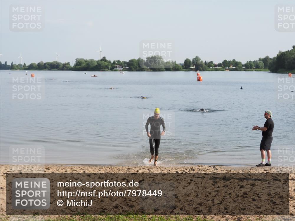 21.06.2025 - 27. Vierlanden-Triathlon MichiJ http://msf.ph/oto/7978449 15.06.2026 08:49:39 Schwimmen 172 meine-sportfotos.de