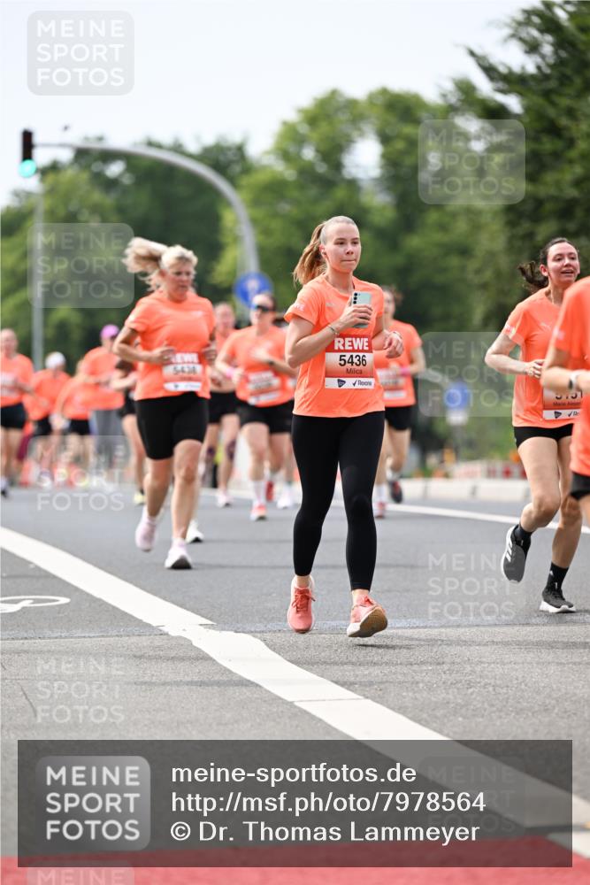 15.06.2025 - REWE Women's Run Dr. Thomas Lammeyer http://msf.ph/oto/7978564 15.06.2025 10:43:48 Laufen 5438, 5436 meine-sportfotos.de