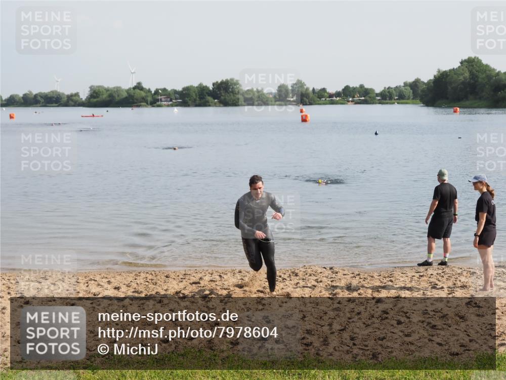 21.06.2025 - 27. Vierlanden-Triathlon MichiJ http://msf.ph/oto/7978604 15.06.2026 08:50:10 Schwimmen 68 meine-sportfotos.de