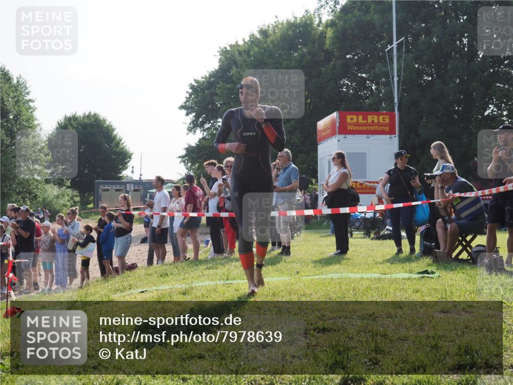 15.06.2025 - 27. Vierlanden-Triathlon KatJ http://msf.ph/oto/7978639 15.06.2025 08:41:03 Schwimmen 99, 114, 129 meine-sportfotos.de