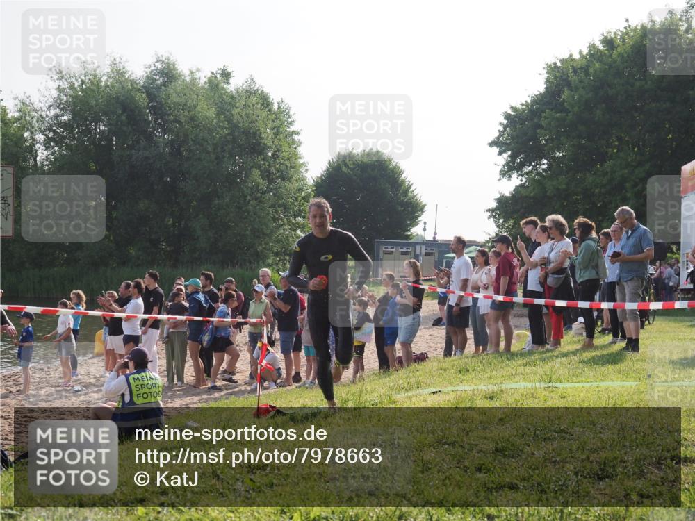 15.06.2025 - 27. Vierlanden-Triathlon KatJ http://msf.ph/oto/7978663 15.06.2025 08:41:06 Schwimmen 99, 114, 129, 147 meine-sportfotos.de