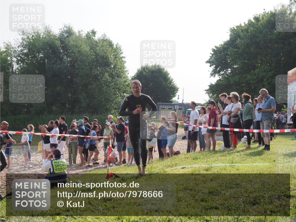 15.06.2025 - 27. Vierlanden-Triathlon KatJ http://msf.ph/oto/7978666 15.06.2025 08:41:06 Schwimmen 99, 114, 129, 147 meine-sportfotos.de