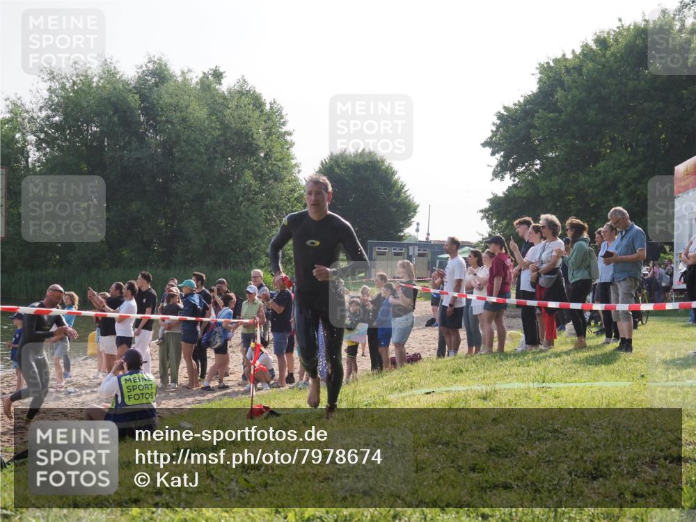 15.06.2025 - 27. Vierlanden-Triathlon KatJ http://msf.ph/oto/7978674 15.06.2025 08:41:07 Schwimmen 99, 109, 114, 129, 147 meine-sportfotos.de