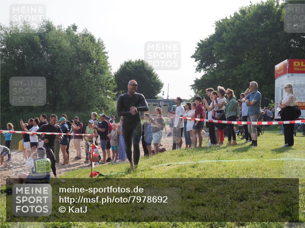15.06.2025 - 27. Vierlanden-Triathlon KatJ http://msf.ph/oto/7978692 15.06.2025 08:41:09 Schwimmen 99, 109, 114, 129, 138, 147 meine-sportfotos.de