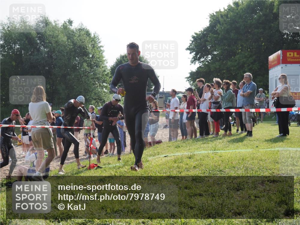 15.06.2025 - 27. Vierlanden-Triathlon KatJ http://msf.ph/oto/7978749 15.06.2025 08:41:13 Schwimmen 22, 99, 109, 129, 138, 147, 176 meine-sportfotos.de