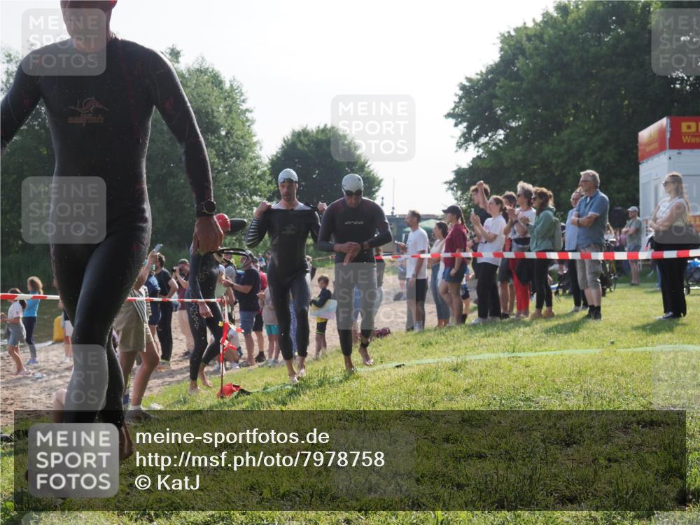 15.06.2025 - 27. Vierlanden-Triathlon KatJ http://msf.ph/oto/7978758 15.06.2025 08:41:15 Schwimmen 22, 99, 109, 111, 129, 138, 147, 176 meine-sportfotos.de