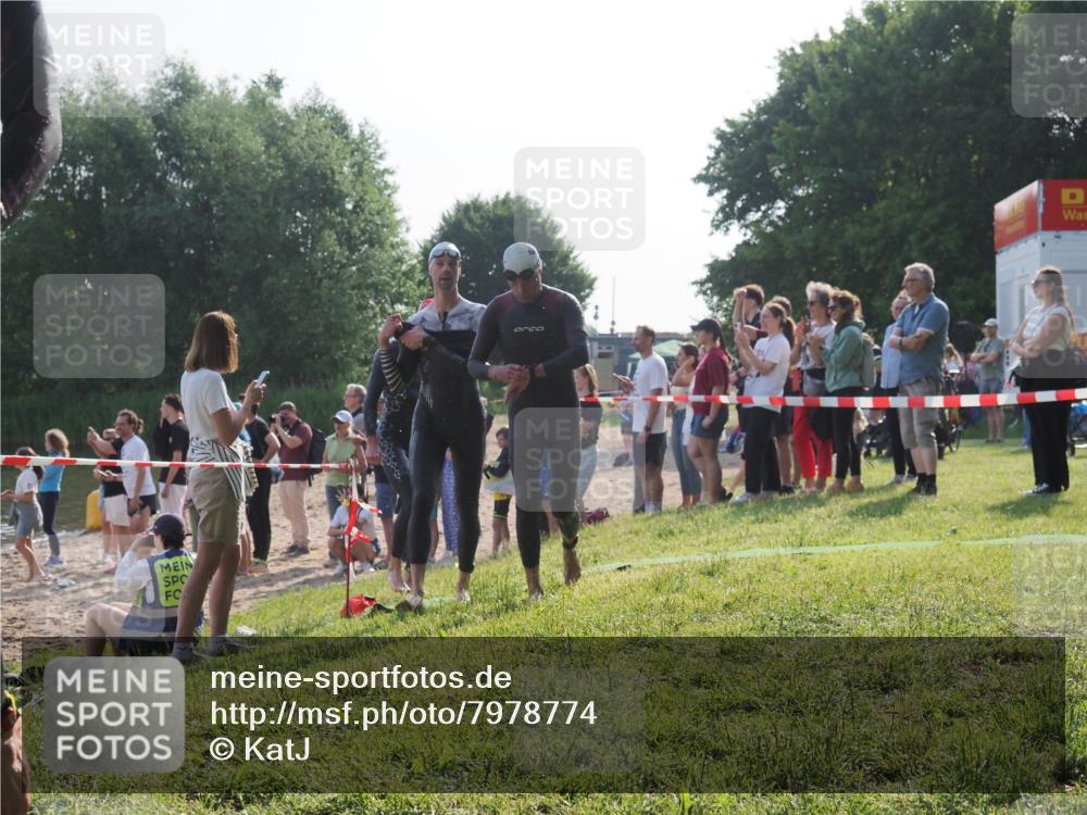 15.06.2025 - 27. Vierlanden-Triathlon KatJ http://msf.ph/oto/7978774 15.06.2025 08:41:15 Schwimmen 22, 99, 109, 111, 129, 138, 147, 176 meine-sportfotos.de